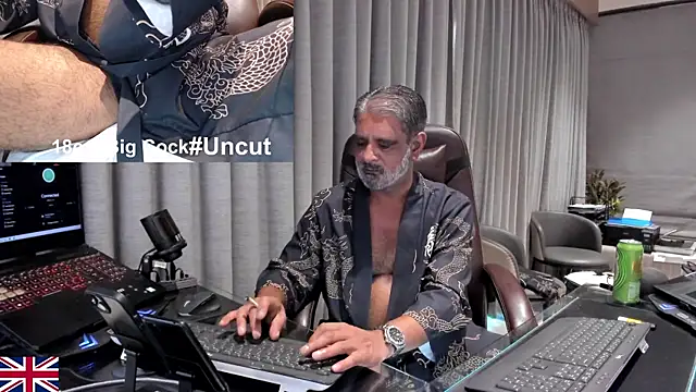 OnlineBossUK live cam