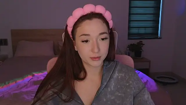 YasmineWest webcam