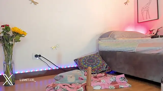 princessluna_19 webcam