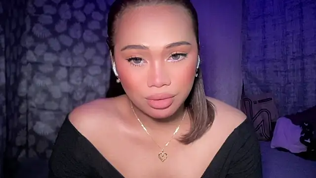 Exotic_alyssa69 webcam