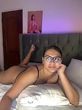 ema_zoe webcam
