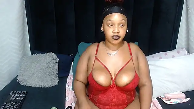 THICKBARBIE32 webcam