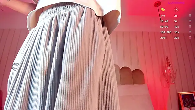 nicki-west webcam