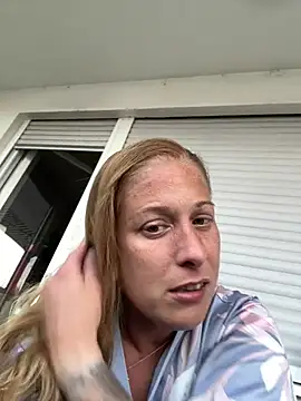 Goldenmoncsy webcam
