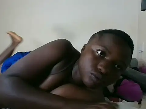 prettyqueenh webcam