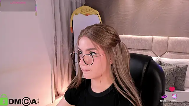 Arinextdoor webcam