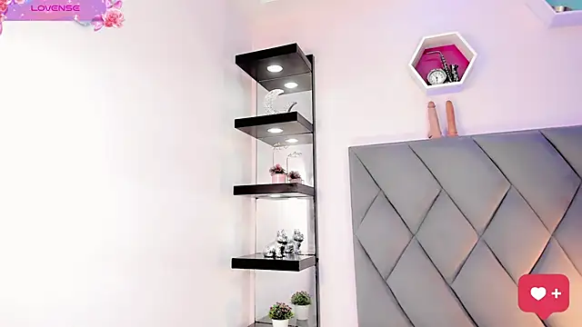 Amira_Ember webcam
