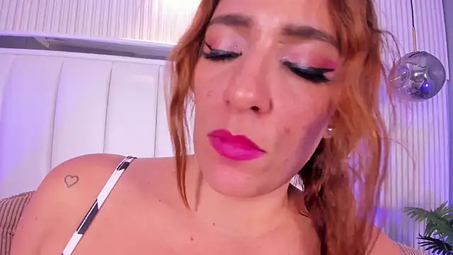 naughty_flower18 webcam
