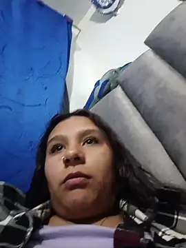 Charis_21 webcam