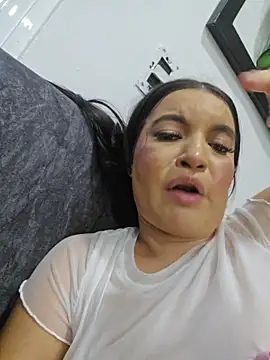 Pretty_Julieta webcam