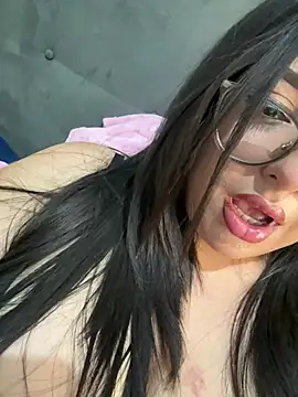 MileyGia webcam