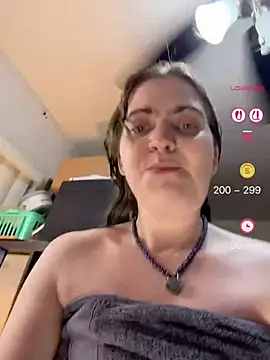 CritKitten webcam