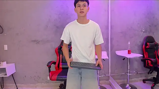 zam_noir (M twink) - cum show in public