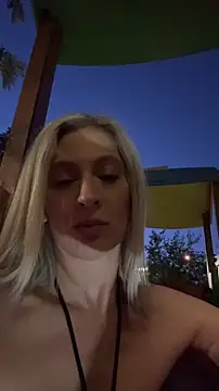 HOTLadyluna webcam