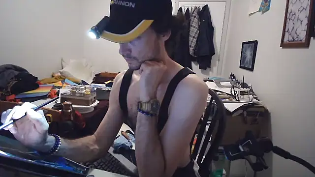 JohnnyMoves webcam