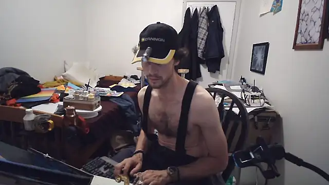 JohnnyMoves webcam