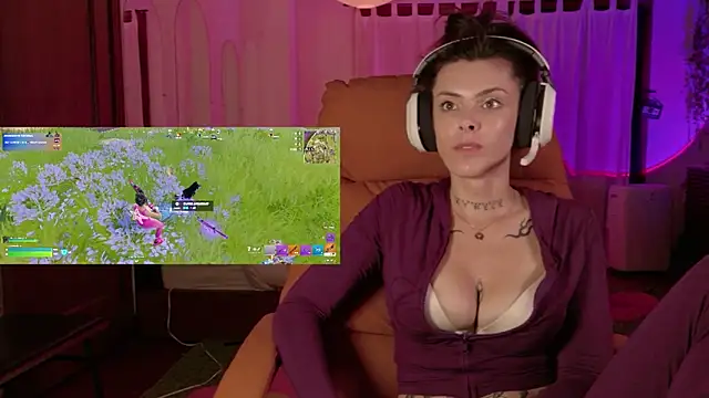 GennaJames webcam