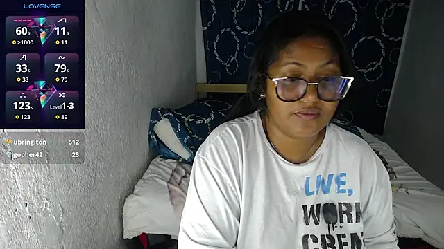 miajoseph_ webcam