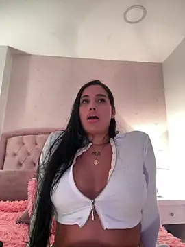 Bella__Wood's room