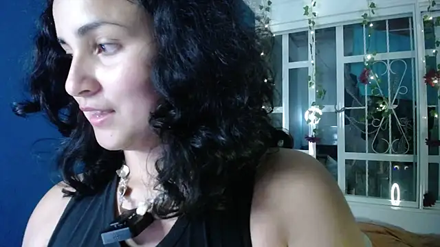 IncognitoLive1 webcam