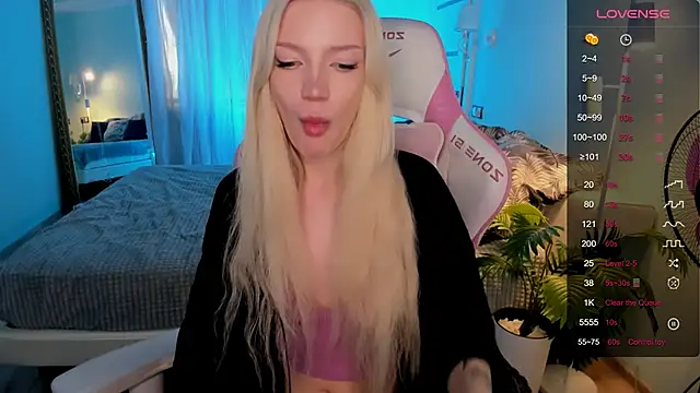 AnyaTaylor_ webcam