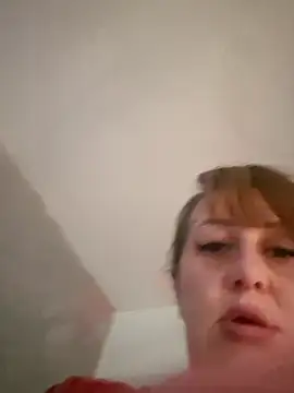 AvaSquirtMilf webcam