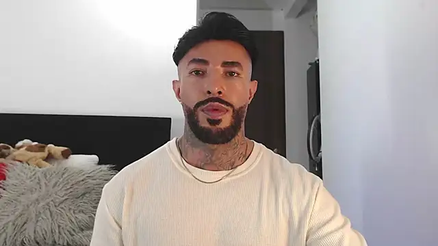andrea_de_lucaa webcam