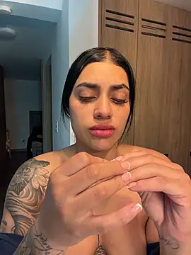 AlannaEvons webcam