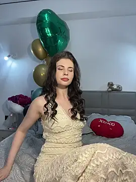 CurlyLara live sex cam
