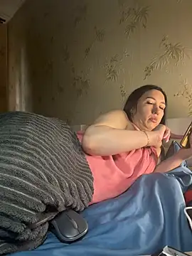 Naughtbaby_2025 webcam