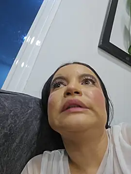 Pretty_Julieta webcam