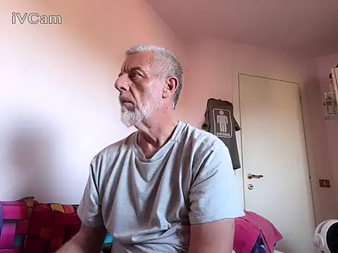 PierPesaroX live cam