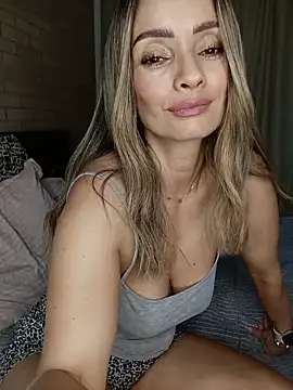 Loly_Horny webcam