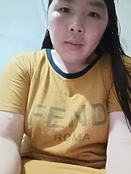 quynhkoolbae webcam