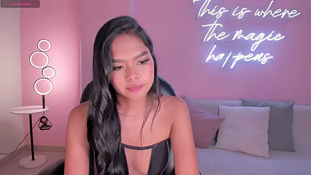 SaphiraJames webcam