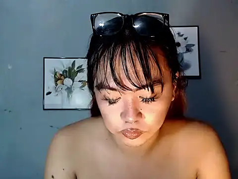 Asianblk_barbiedoll webcam
