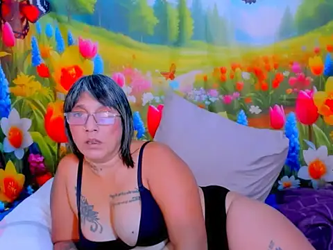 indianroxy - Indianroxy's free webcam - UK Sex Cams