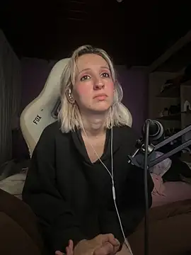 thebunnydark (F young) - play with pussy for 10minutes