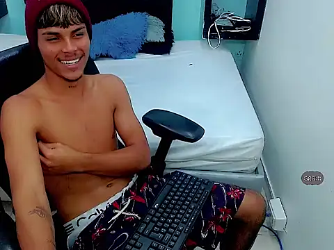 Angel_foxc13 webcam