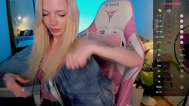 AnyaTaylor_ webcam