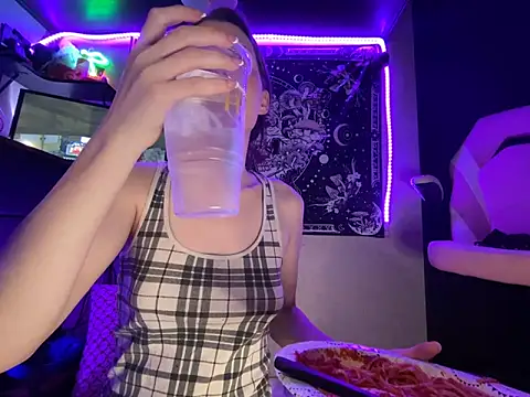 Lilactease webcam