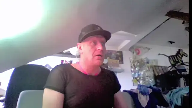 Bigthroaterboy webcam