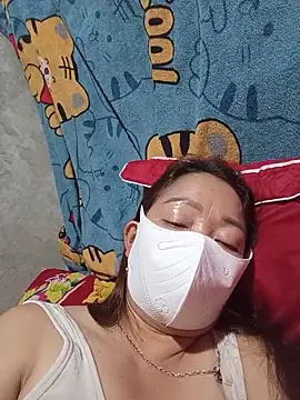 Yellow-pink webcam