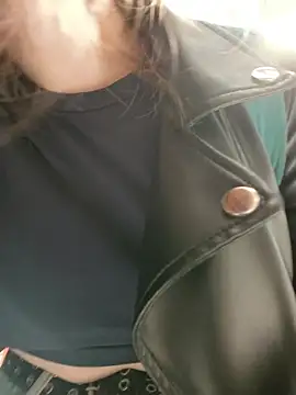 frost_foxy (F young) - Vibe me in public + 3 min toy control LT