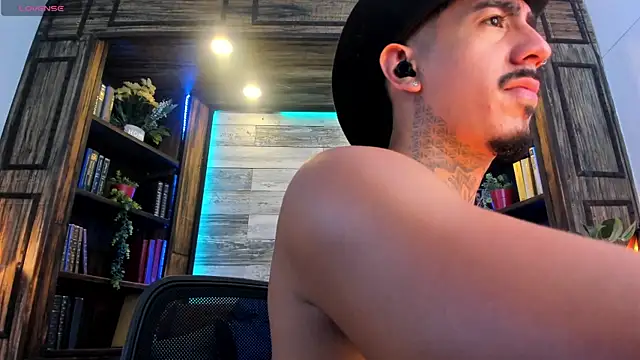 Donovan_Desmond webcam