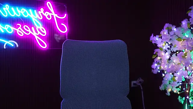 xxforyoureyesonlyxx webcam