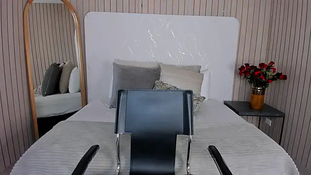 EmelyParker webcam