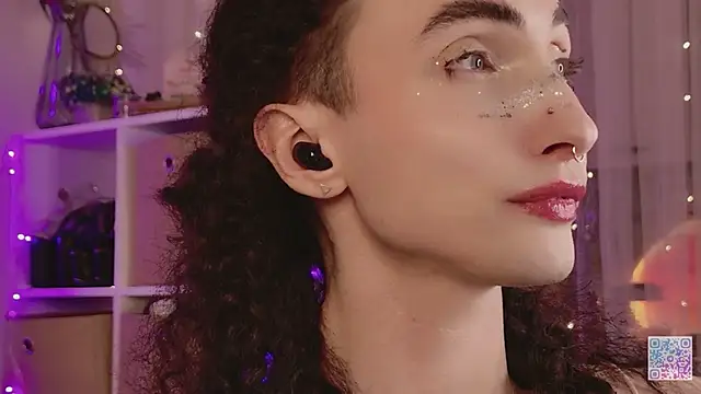 Queen_of_tease's room