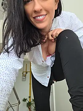 Risky_woman
