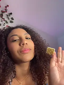 Daphnne_Curly webcam